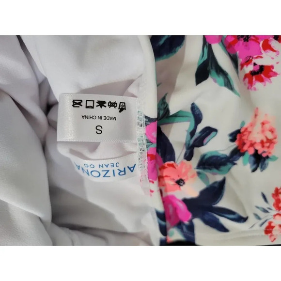 Arizona Jean Co women's off the shoulder Ruffle floral Swimsuit  - small - Picture 8 of 9